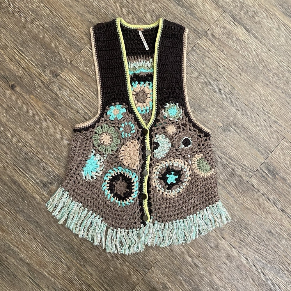 Free People Desert Crochet Vest Brown Floral Pattern Fringe Trim Festival XS - Picture 3 of 7